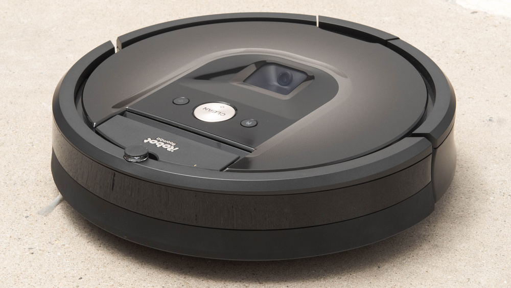 iRobot Roomba i6+ (6550) robot vacuum review and comparison with Roomba i7 plus