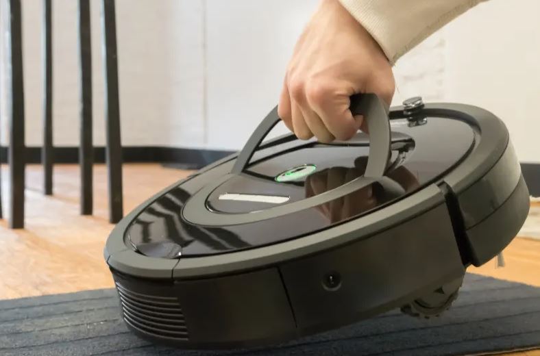 Roomba 770 vs Roomba 630: Which one is right for us?