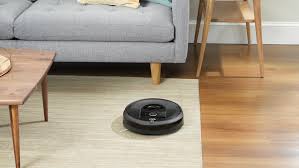 Roomba i6+ vs Shark iq robot:  Which robot vacuum is best for cleaning?